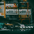 Wat is het verschil tussen een synthesizer en een MIDI-controller?