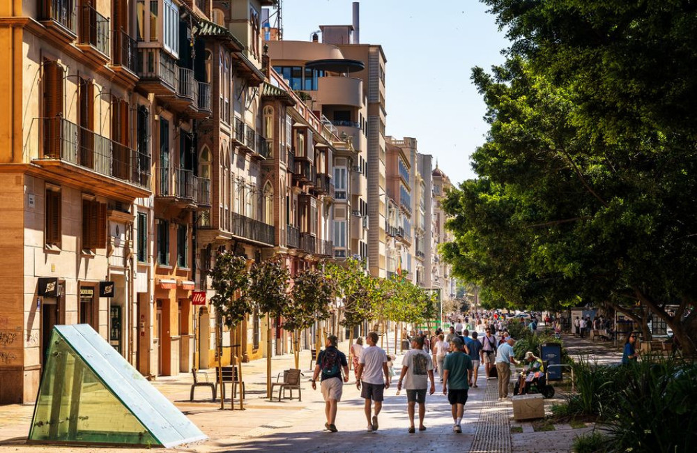 Cala Ratjada winkels: wat je vooraf online regelt en wat je ter plekke koopt